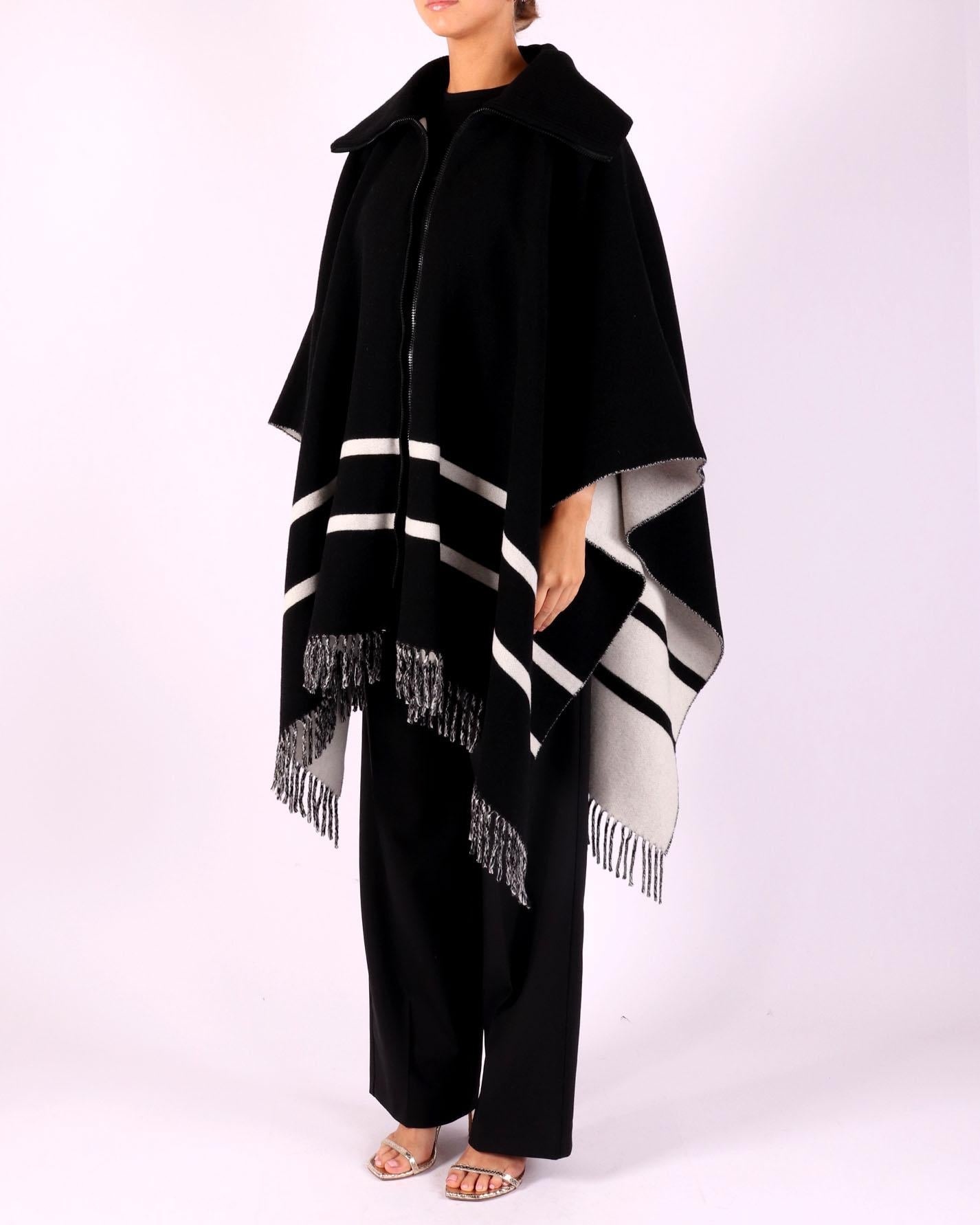 Moncler Cape