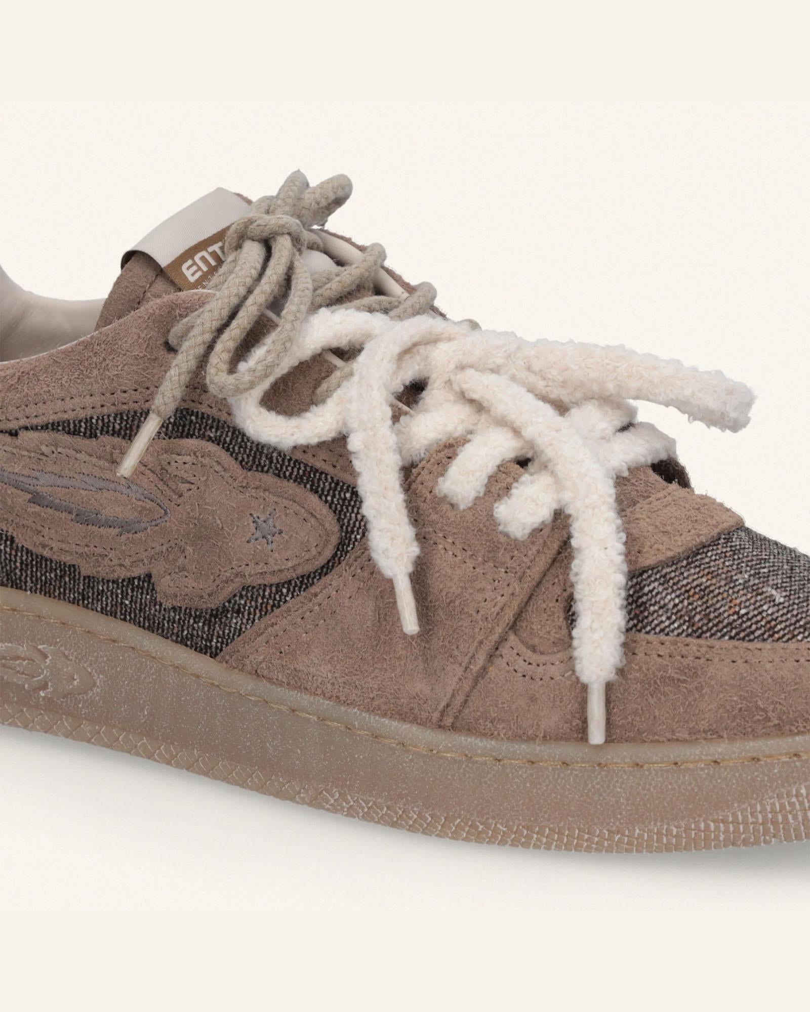 ENTJPN Sneakers
