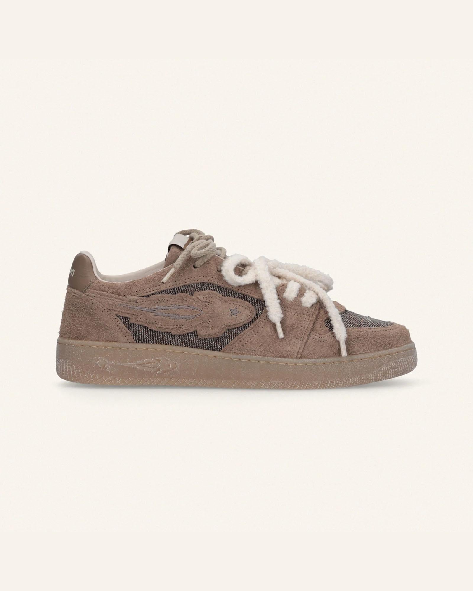 ENTJPN Sneakers