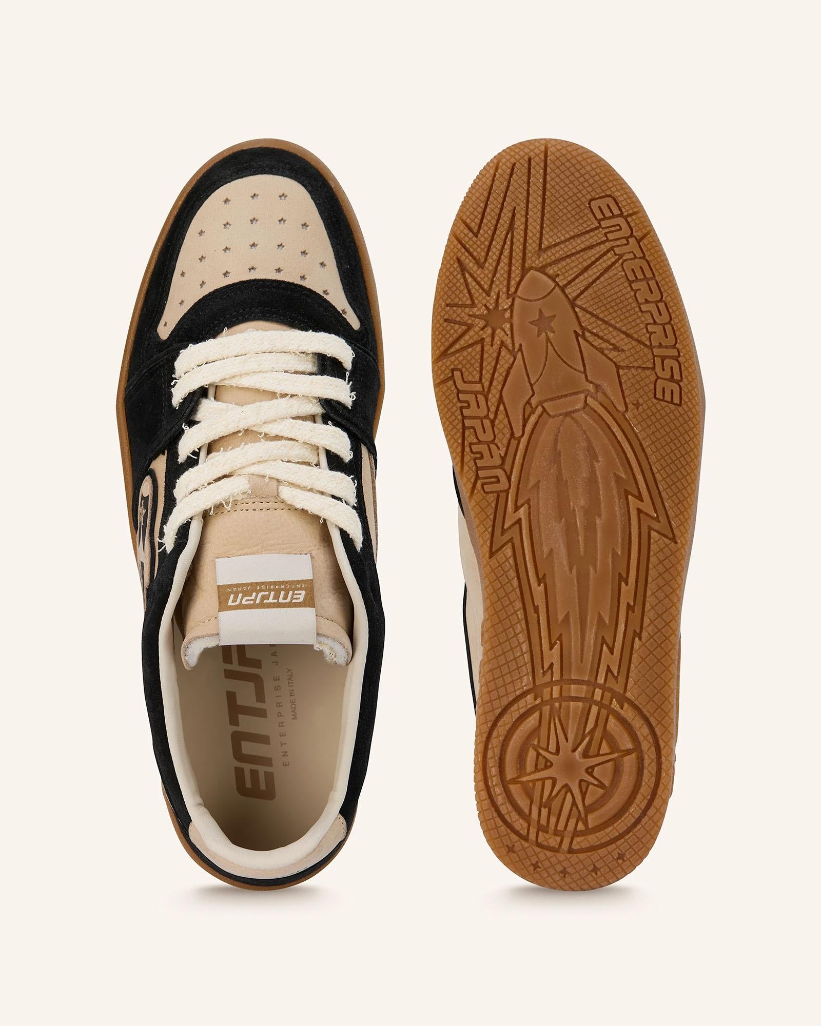 ENTJPN Sneakers