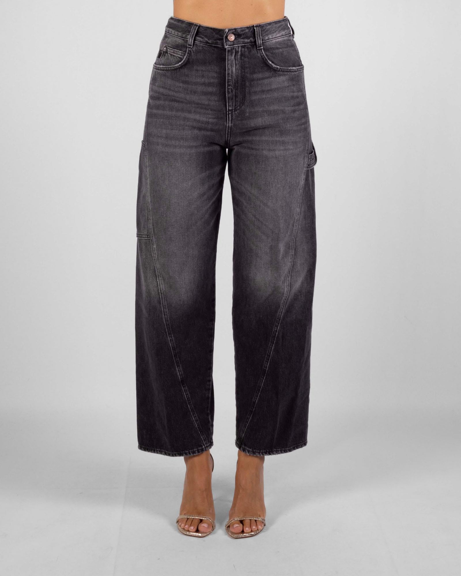(+) PEOPLE Jeans