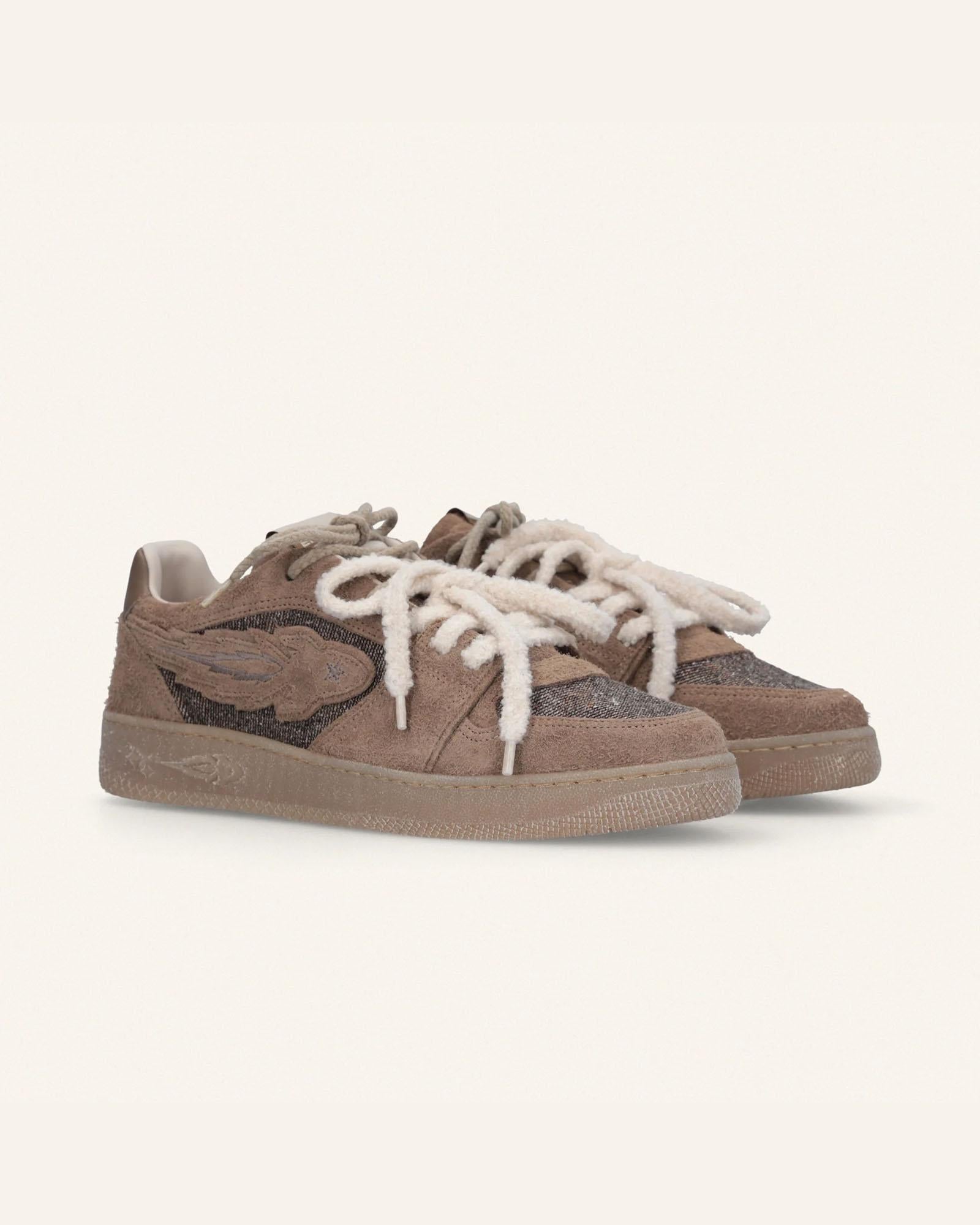 ENTJPN Sneakers